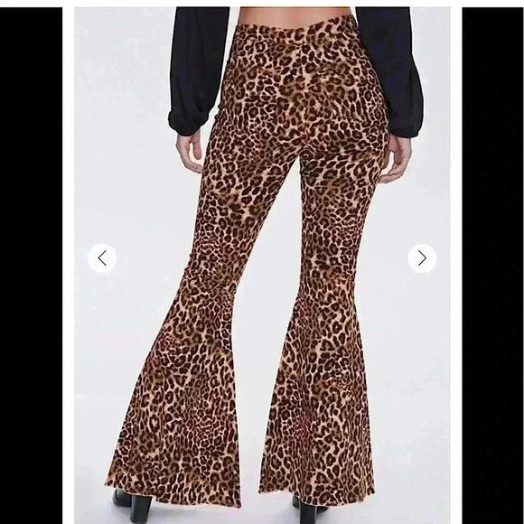 Forever 21 Denim - Forever 21 leopard animal print Flare Jeans #00412533 wide leg Size 27